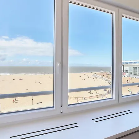 Lecomte - The Shoreline Waves 125 Apartment *