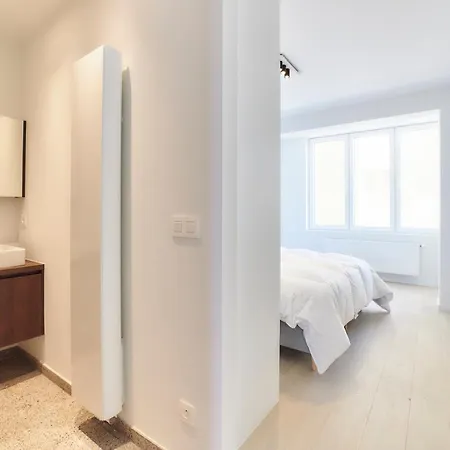 Lecomte - The Shoreline Waves 125 Apartment