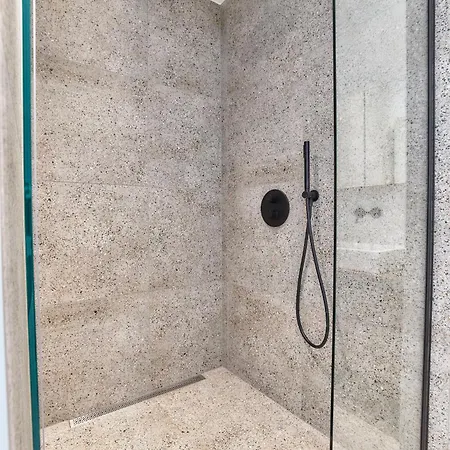 Lecomte - The Shoreline Waves 125 Apartment *