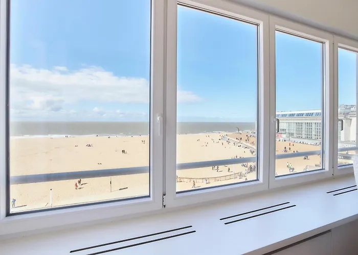 Lecomte - The Shoreline Waves 125 Apartment *