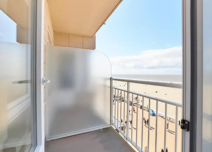 Lecomte - The Shoreline Waves 125 Ostende