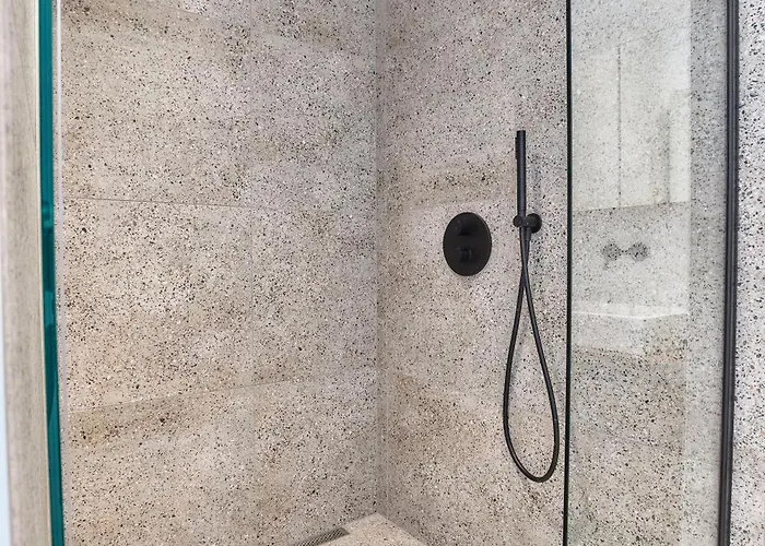 Lecomte - The Shoreline Waves 125 Apartment *